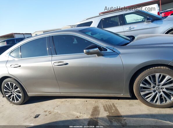 58AD11D15MU008010 2021 LEXUS ES 250 Серый Вид задней части салона