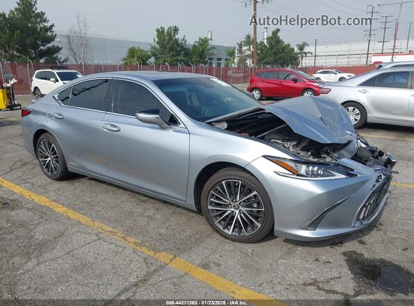 58ADA1C14NU023231 2022 LEXUS ES 300H Серебряный Передняя правая четверть