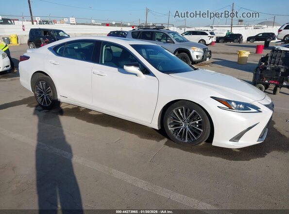 58ADA1C19NU014976 2022 LEXUS ES 300H Белый Передняя правая четверть