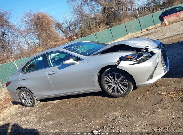 58ADZ1B12MU099197 2021 LEXUS ES 350 Silver Widok wnętrza z tyłu
