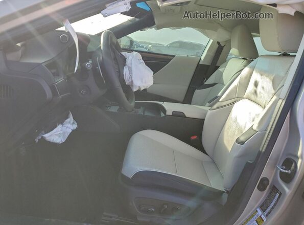 58ADZ1B16SU193080 2025 LEXUS ES Серебряный Вид салона спереди
