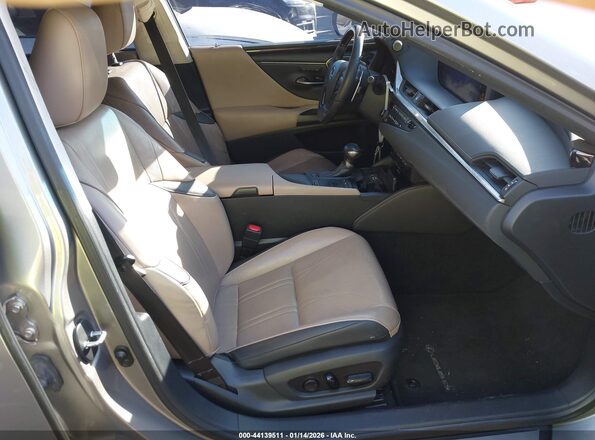 58AF21B18LU009868 2020 LEXUS ES 300H Серебряный Вид салона спереди