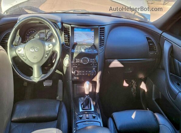 JN8CS1MW2HM411677 2017 INFINITI QX70 White Вид задніх сидінь