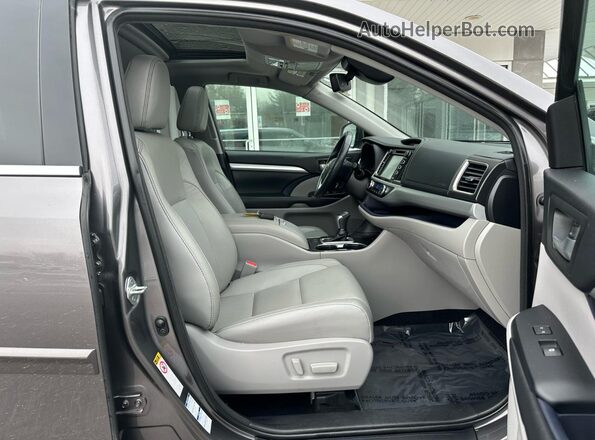 5TDJZRFH3JS556605 2018 TOYOTA HIGHLANDER Gray Widok z tyłu