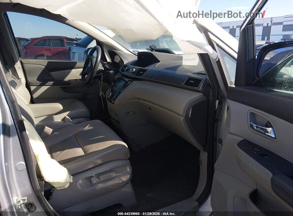 5FNRL5H66GB106629 2016 HONDA ODYSSEY Серебряный Вид салона спереди