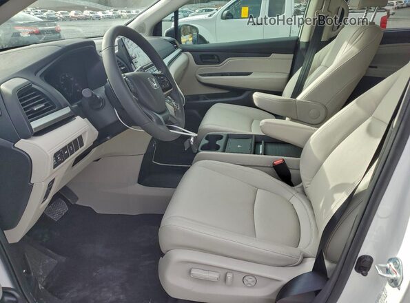 5FNRL6H69TB006590 2026 HONDA ODYSSEY Белый Вид салона спереди