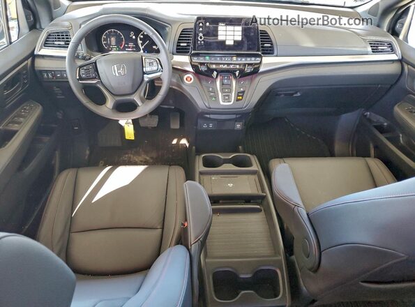 5FNRL6H78TB003995 2026 HONDA ODYSSEY White Widok deski rozdzielczej