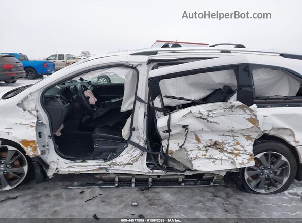 5FNRL6H98PB014907 2023 HONDA ODYSSEY White Widok z przodu