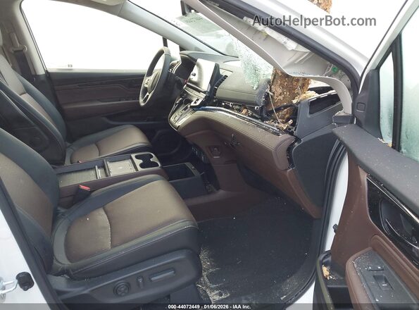 5FNRL6H99TB019513 2026 HONDA ODYSSEY Белый Вид салона спереди