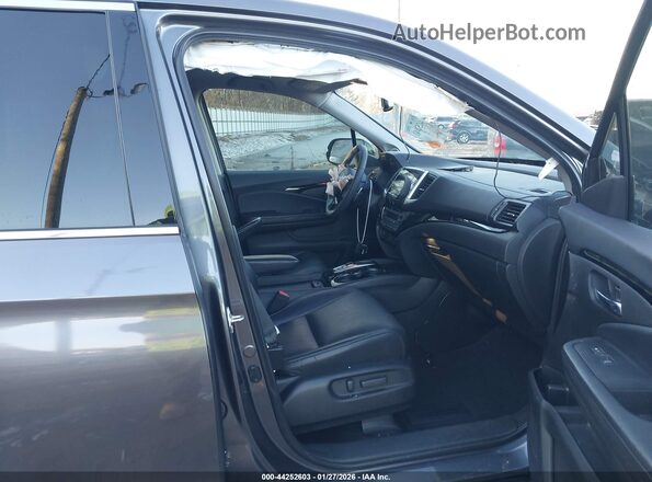 5FNYF5H98HB044827 2017 HONDA PILOT Серый Вид салона спереди