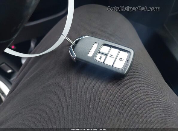 5FNYF6H55KB011181 2019 HONDA PILOT Белый Вид панели приборов