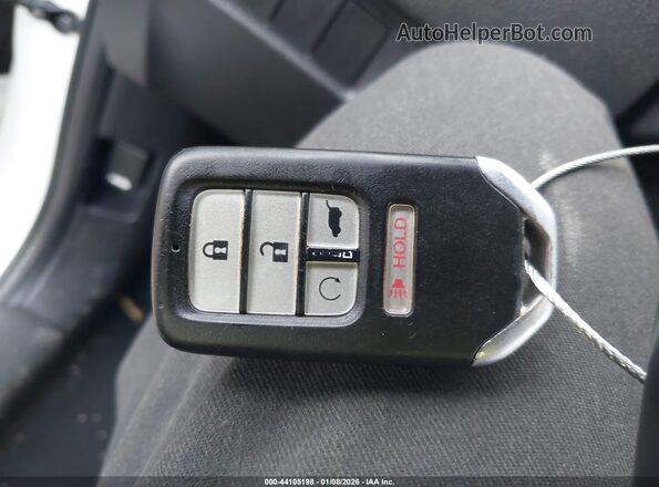 5FNYF6H84HB066353 2017 HONDA PILOT Белый Вид панели приборов