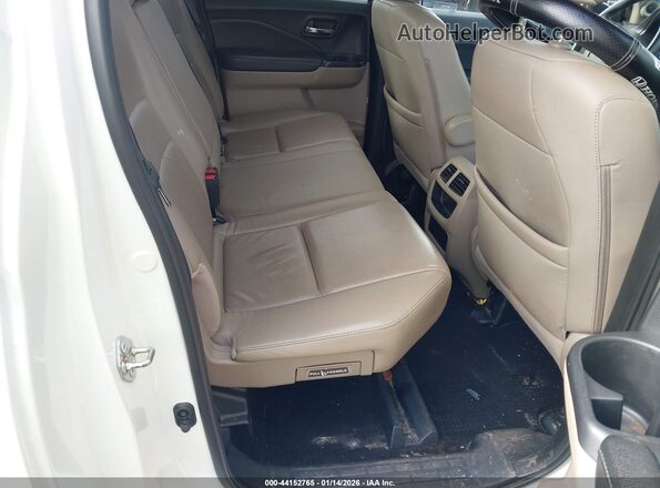 5FPYK2F66JB000180 2018 HONDA RIDGELINE Белый Вид наклейки с VIN-кодом