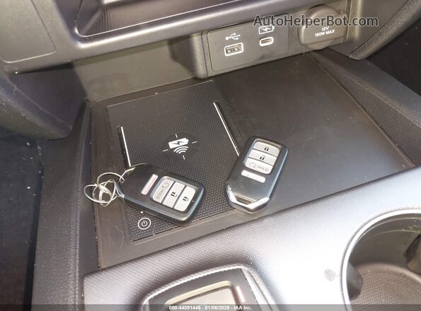 5FPYK3F23SB024005 2025 HONDA RIDGELINE Light Blue Вид панели приборов
