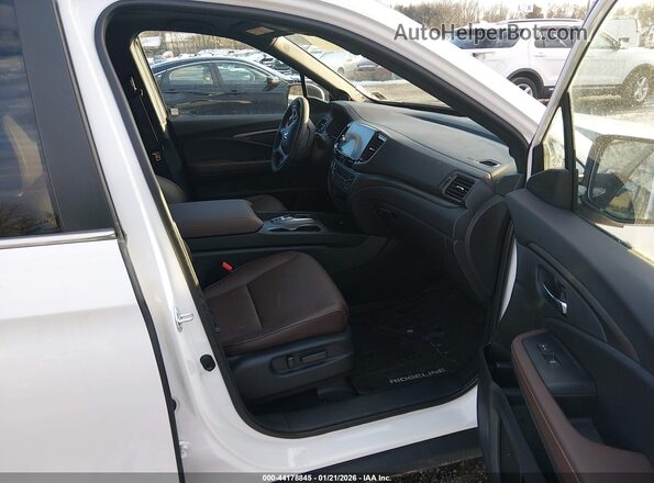 5FPYK3F56SB010237 2025 HONDA RIDGELINE Белый Вид салона спереди