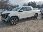 2018 Honda Ridgeline Rtl White vin: 5FPYK3F62JB014308