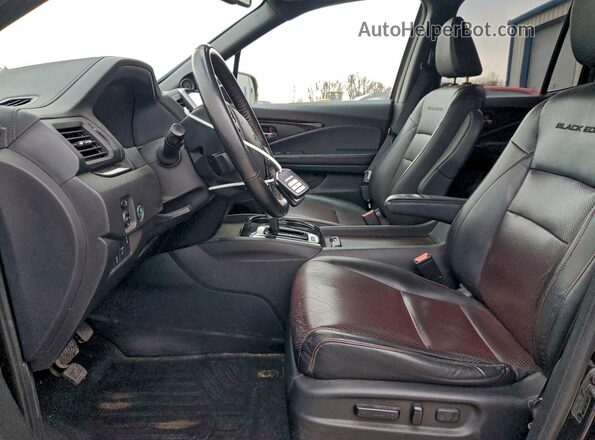5FPYK3F88JB000494 2018 HONDA RIDGELINE Черный Вид салона спереди