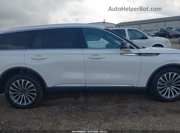 5LM5J7WC5LGL29150 2020 LINCOLN AVIATOR Белый Вид задней части салона