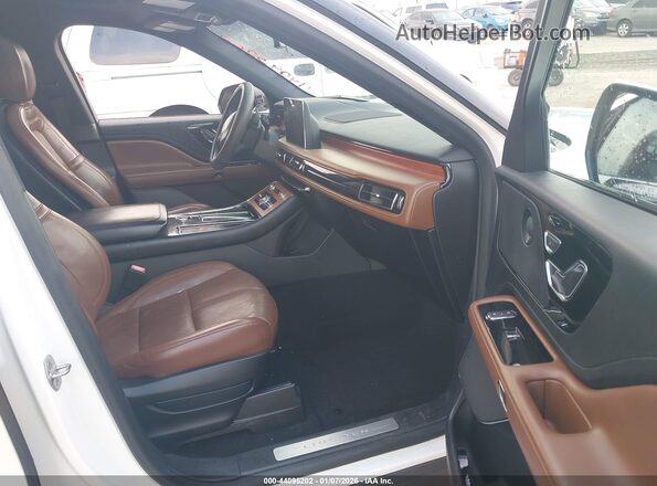5LM5J7WC5LGL29150 2020 LINCOLN AVIATOR Белый Вид салона спереди