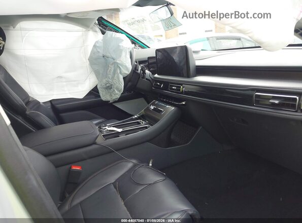 5LM5J7XC1SGL23214 2025 LINCOLN AVIATOR Кремовый Вид салона спереди