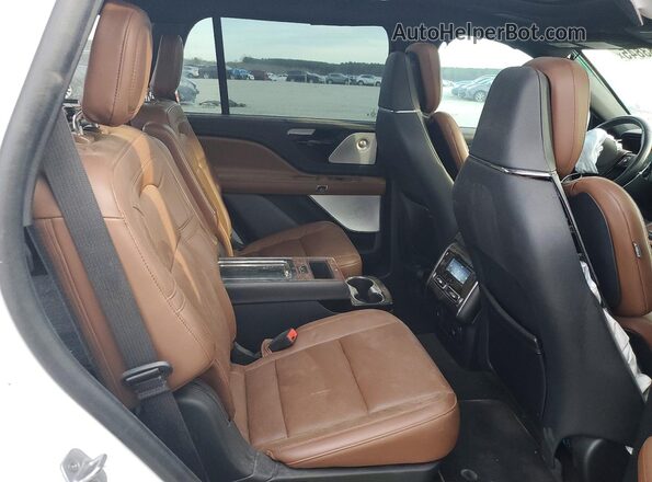 5LM5J7XC2NGL21332 2022 LINCOLN AVIATOR Белый Вид задних сидений