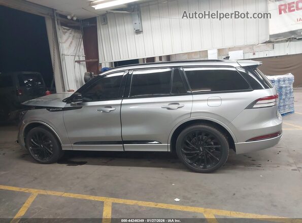 5LM5J7XCXRGL04915 2024 LINCOLN AVIATOR Серый Панорамный вид салона 360°