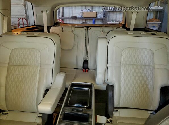 5LM5J9XC2MGL06033 2021 LINCOLN AVIATOR Бордовый Вид задних сидений