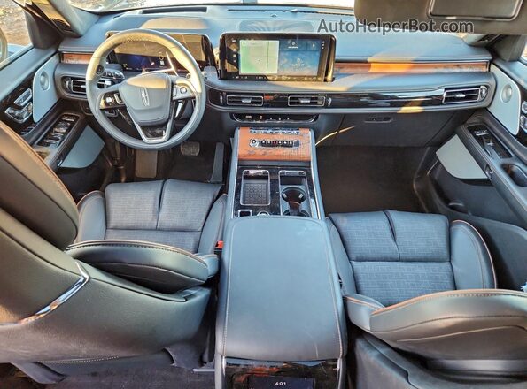 5LM5J9XC9SGL02509 2025 LINCOLN AVIATOR Gray Widok deski rozdzielczej