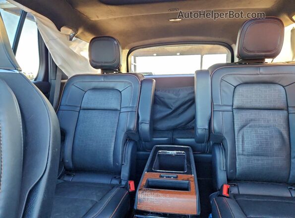 5LM5J9XC9SGL02509 2025 LINCOLN AVIATOR Gray Widok tylnych siedzeń