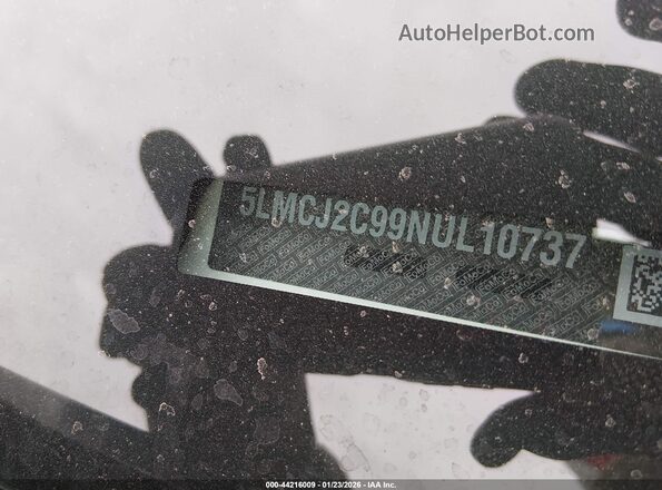 5LMCJ2C99NUL10737 2022 LINCOLN CORSAIR White Engine compartment view