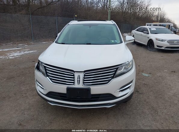 5LMCJ2D90JUL11848 2018 LINCOLN MKC White Widok wnętrza z tyłu