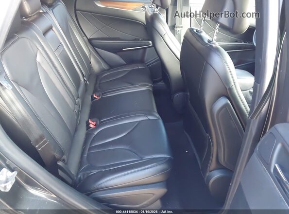 5LMCJ2D90KUL49727 2019 LINCOLN MKC Gray Widok naklejki z numerem VIN