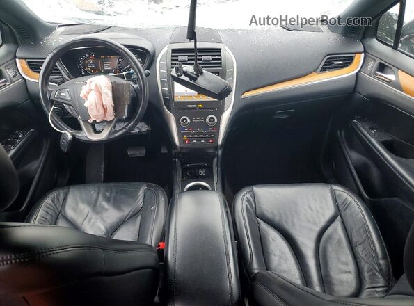 5LMCJ2D95KUL44295 2019 LINCOLN MKC Черный Вид панели приборов