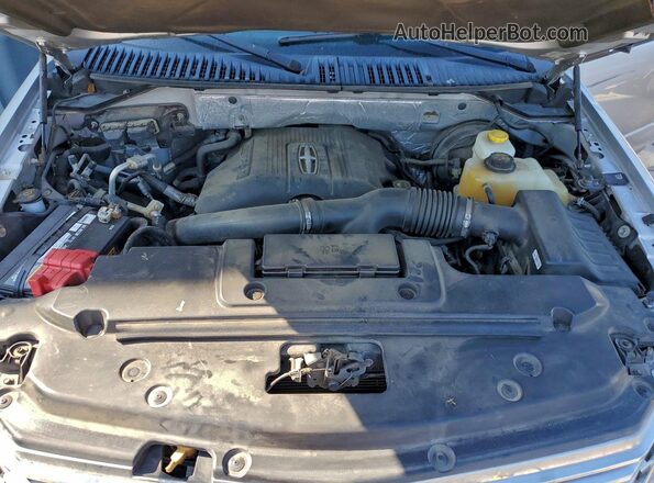 5LMJJ2HT1HEL00259 2017 LINCOLN NAVIGATOR Silver Vista del compartimento del motor