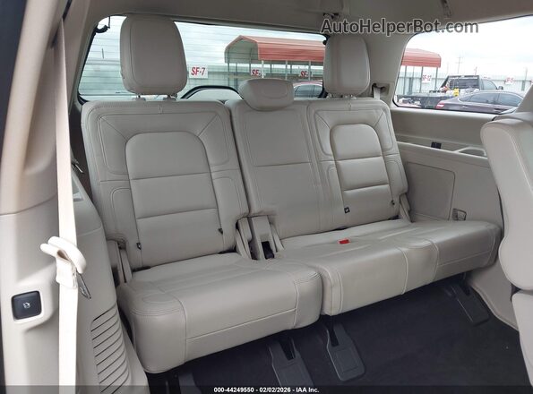 5LMJJ2KT6MEL02835 2021 LINCOLN NAVIGATOR Черный 