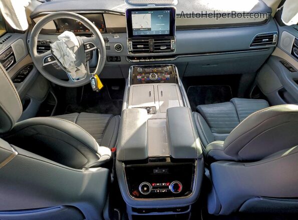 5LMJJ2TT2LEL07866 2020 LINCOLN NAVIGATOR Blue Vista del salpicadero