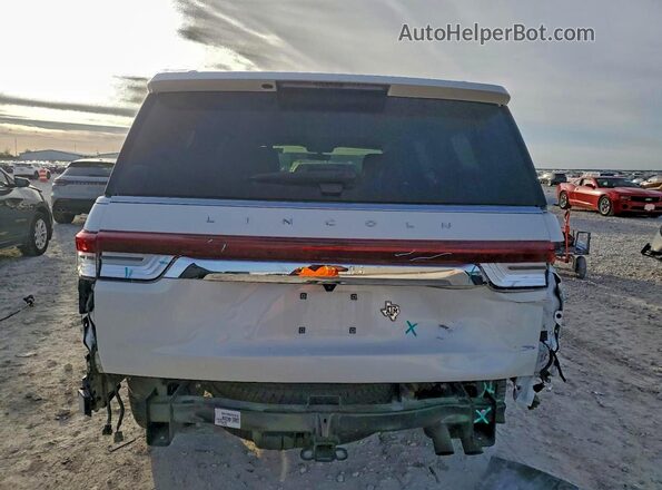 5LMJJ3LG2REL10400 2024 LINCOLN NAVIGATOR White Вид ззаду