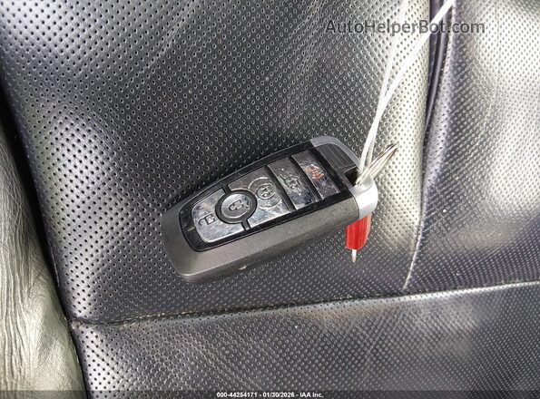 5LMJJ3LT7MEL09510 2021 LINCOLN NAVIGATOR Черный Вид панели приборов