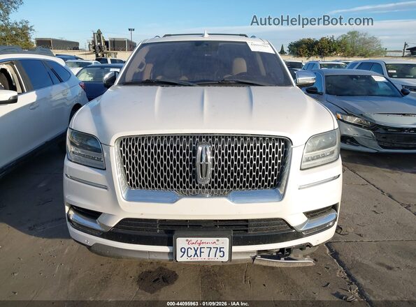 5LMJJ3TT1JEL18053 2018 LINCOLN NAVIGATOR L Белый Вид задней части салона