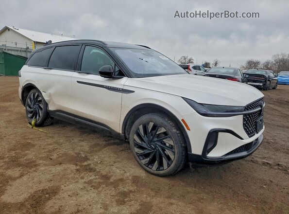 5LMPJ8KA5SJ901581 2025 LINCOLN NAUTILUS Белый Передняя правая четверть