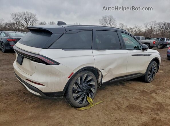 5LMPJ8KA5SJ901581 2025 LINCOLN NAUTILUS Белый Задняя правая четверть