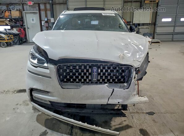 5LMYJ8XY2NNL00877 2022 LINCOLN AVIATOR Белый Вид спереди