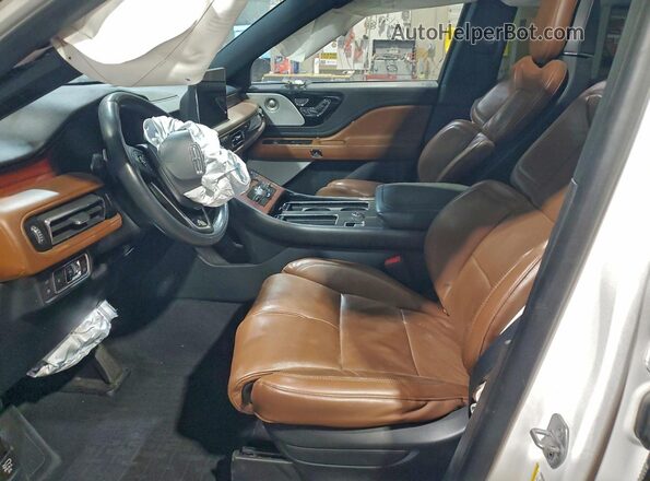5LMYJ8XY2NNL00877 2022 LINCOLN AVIATOR Белый Вид салона спереди