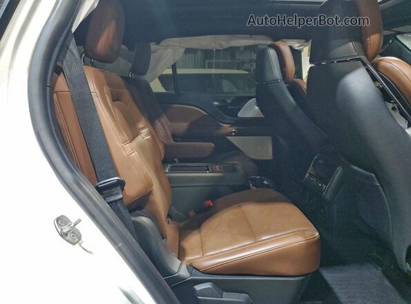 5LMYJ8XY2NNL00877 2022 LINCOLN AVIATOR Белый Вид задней части салона