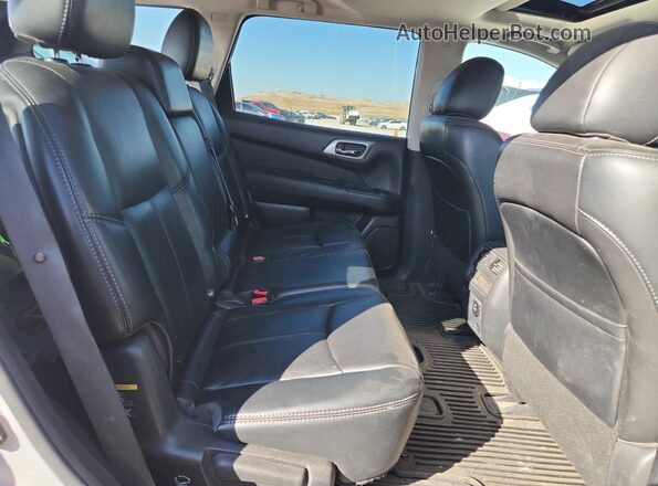 5N1AR2MM2GC671001 2016 NISSAN PATHFINDER Серебряный Вид задних сидений