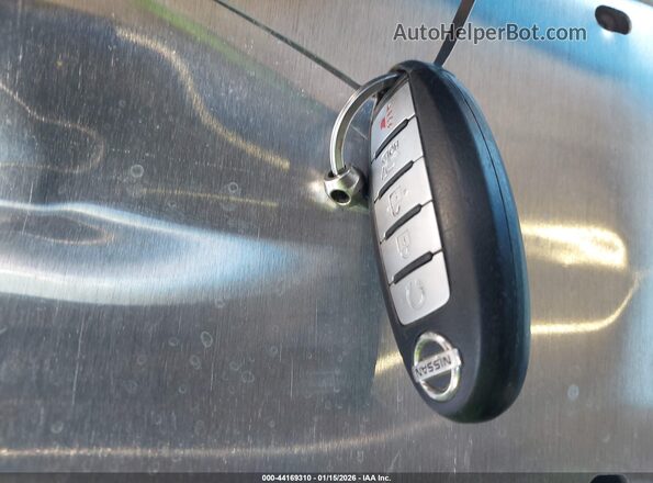 5N1AR2MM5GC667637 2016 NISSAN PATHFINDER Silver Vista del salpicadero