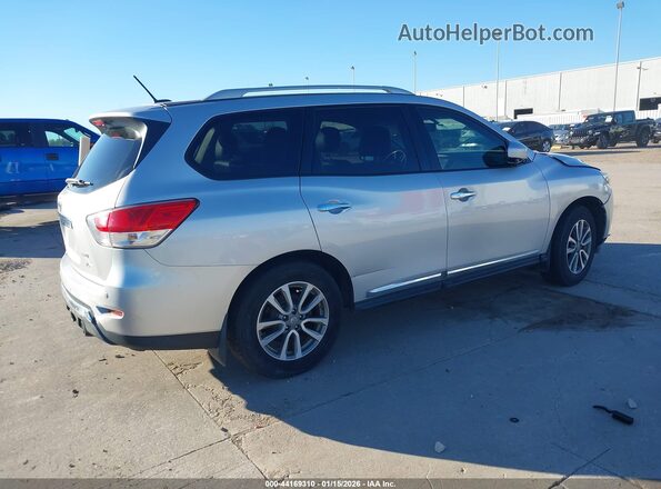 5N1AR2MM5GC667637 2016 NISSAN PATHFINDER Silver Trasero derecho