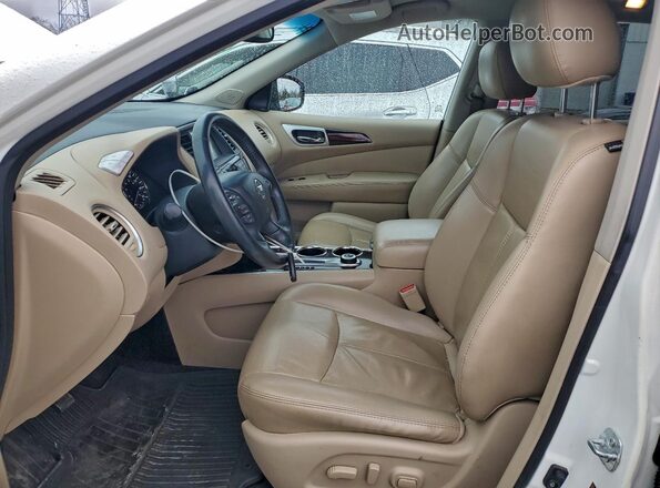 5N1AR2MM8GC607206 2016 NISSAN PATHFINDER Белый Вид салона спереди