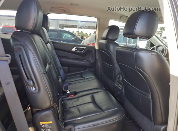 5N1DR2MM1HC629742 2017 NISSAN PATHFINDER Черный Вид задней части салона