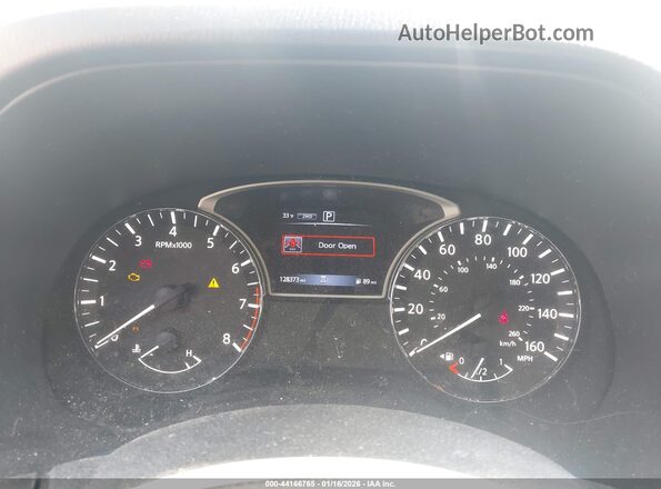 5N1DR2MM3JC634401 2018 NISSAN PATHFINDER White Вид задніх сидінь